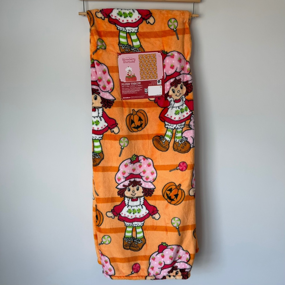 New Strawberry Shortcake 50x70 Halloween Orange Throw Blanket Pumpkin Cute